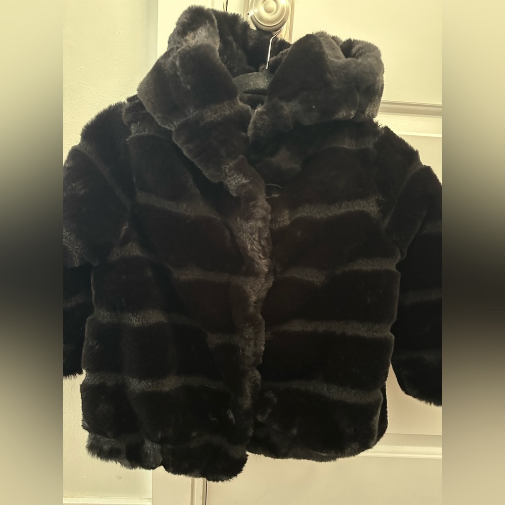 Gorgeous girls Apparis snap button jacket with hood. Worn once size 8! So soft!